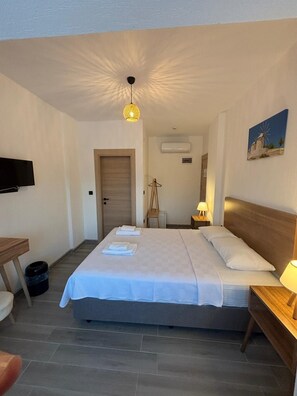 Deluxe Double Room, Garden View (1) | Minibar, individually decorated, blackout drapes, free WiFi - Kırçak Konak (Cesme)