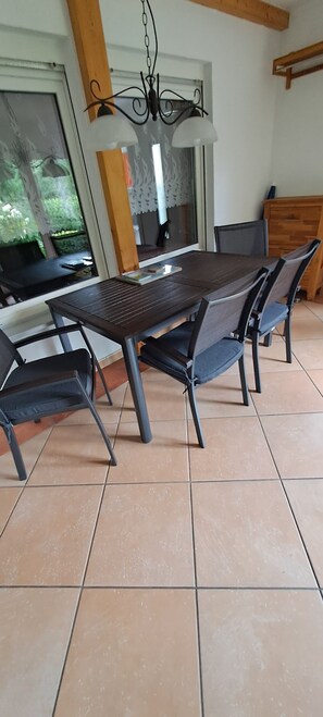 Dining - Vacation home - summer house in an idyllic, quiet garden (Schwielowsee)