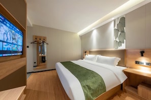 Laptop workspace, blackout curtains, iron/ironing board, free WiFi - World Smart Hotel Zhangbei Road branch (Zibo)