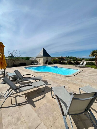 La Glycine, with pool access and jacuzzi