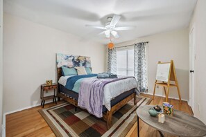 2 bedrooms, iron/ironing board, WiFi, bed sheets
