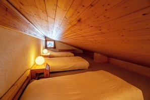 2 bedrooms, internet, bed sheets