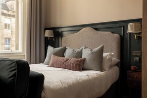 City Studio, City View | Premium bedding, in-room safe, individually decorated - Moment George IV Bridge (Edinburgh)