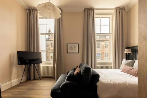 City Studio, City View | Premium bedding, in-room safe, individually decorated