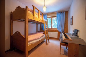 2 habitaciones, acceso a internet y ropa de cama