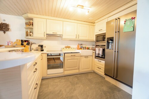 Charming apartment located in Les Arsets approx. 1 km from the start of the Fracherets ski lift link