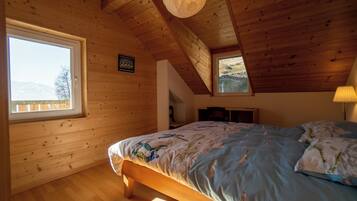 2 chambres, fer et planche à repasser, draps fournis