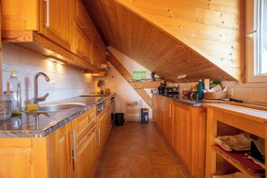 Micro-ondes, four, plaque de cuisson, lave-vaisselle