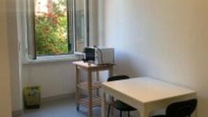 Dining - Apartment within walking distance of the Vatican Museums. Central and served by transportation and metro (Roma)