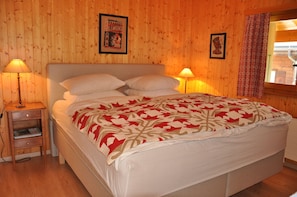 3 bedrooms, internet, bed sheets