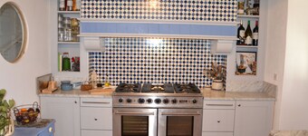 4-bedroom house in charming Pomport with WiFi, AC. Book your stay now