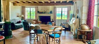 4-bedroom house in charming Pomport with WiFi, AC. Book your stay now