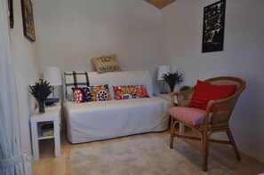 Fernseher, Kamin, DVD-Player