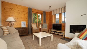 Televisie en een open haard