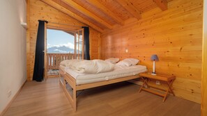 4 chambres, fer et planche à repasser, accès Internet, draps fournis