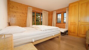 4 chambres, fer et planche à repasser, accès Internet, draps fournis