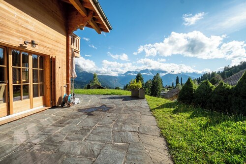 Das Chalet befindet sich in Chesières, in der Nähe von Villars, 1,5 km von der Talstation der Gondel