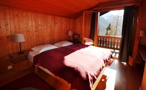 4 chambres, fer et planche à repasser, accès à Internet, literie fournie