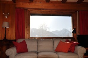 Télévision, cheminée