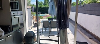 CHARMING LITTLE CORNER