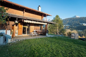 Exterior - Pretty renovated chalet located below the Barboleuse, in Gryon in a quiet location surrounded by gre (Gryon)