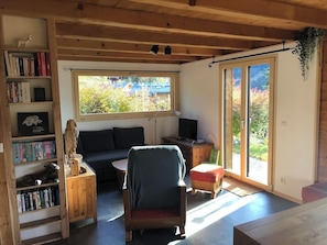 TV, fireplace - Pretty renovated chalet located below the Barboleuse, in Gryon in a quiet location surrounded by gre (Gryon)