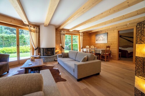 The apartment is located 800m from the Barboleuse gondolas taking you to the Gryon - Villars - Les D