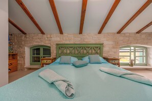 3 室のベッドルーム、アイロン / アイロン台、WiFi、ベッドシーツ