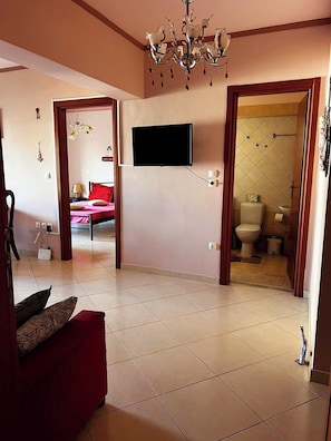1 chambre, fer et planche à repasser, Wi-Fi gratuit, draps fournis