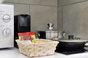 Coffee and/or coffee maker - Luxury II - Ferga Suites (Madrid)