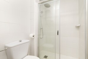 Hair dryer, towels - Luxury II - Ferga Suites (Madrid)