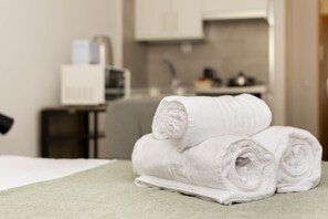 Fer et planche à repasser, Wi-Fi gratuit, draps fournis