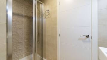 Hårtork och handdukar