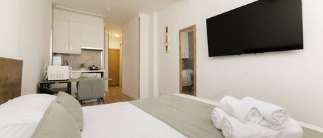 熨斗/熨衣板、免费 WiFi、床单