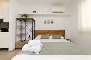 Iron/ironing board, free WiFi, bed sheets - Classy IX - Ferga Suites (Madrid)