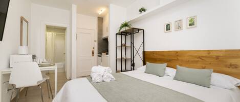 Iron/ironing board, free WiFi, bed sheets