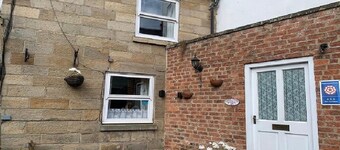 2 Bedroom cottage in the lovely village of Ruswarp walking distance to Whitby