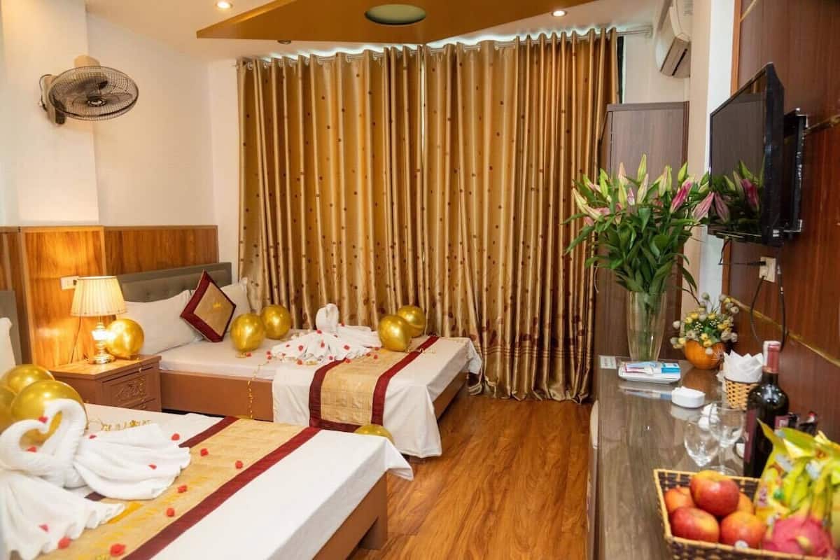 Select Comfort beds, free minibar, desk, laptop workspace