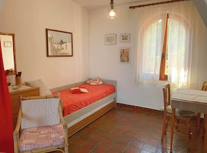 3 habitaciones, tabla de planchar con plancha, cuna de viaje y wifi 