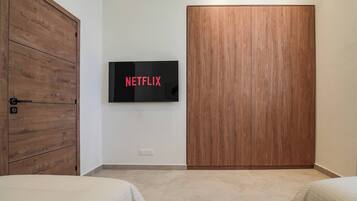 2 quartos, ferros/tábuas de passar roupa, Wi-Fi, roupa de cama