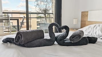 1 chambre, fer et planche Ă repasser, Wi-Fi, draps fournis