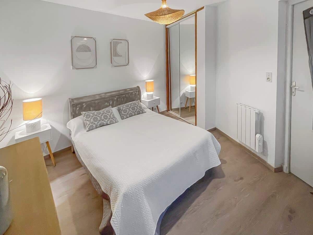 1 bedroom, WiFi, bed sheets