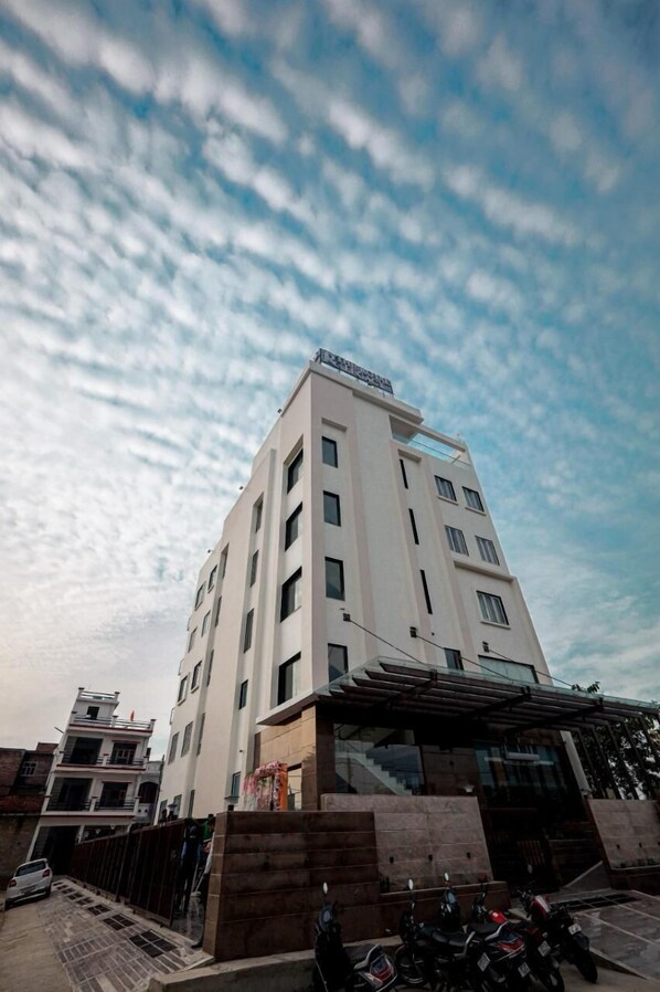 Front of property - The Royal Legacy (Lucknow)