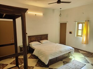 Ropa de cama de alta calidad, cubrecamas y cortinas blackout 
