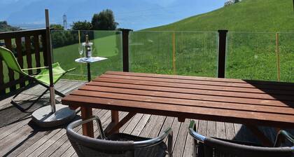 Wunderbares alleinstehendes Ferienhaus für 4 Leute mit W-LAN, Terrasse und Panoramablick