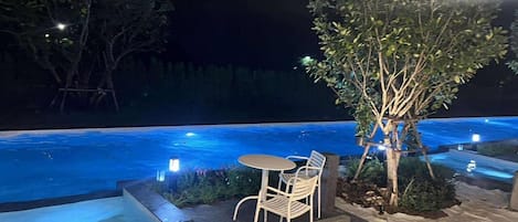 Quarto executivo, 1 quarto, vista para a piscina | Escrivaninha, espaço de trabalho para notebook, Wi-Fi de cortesia