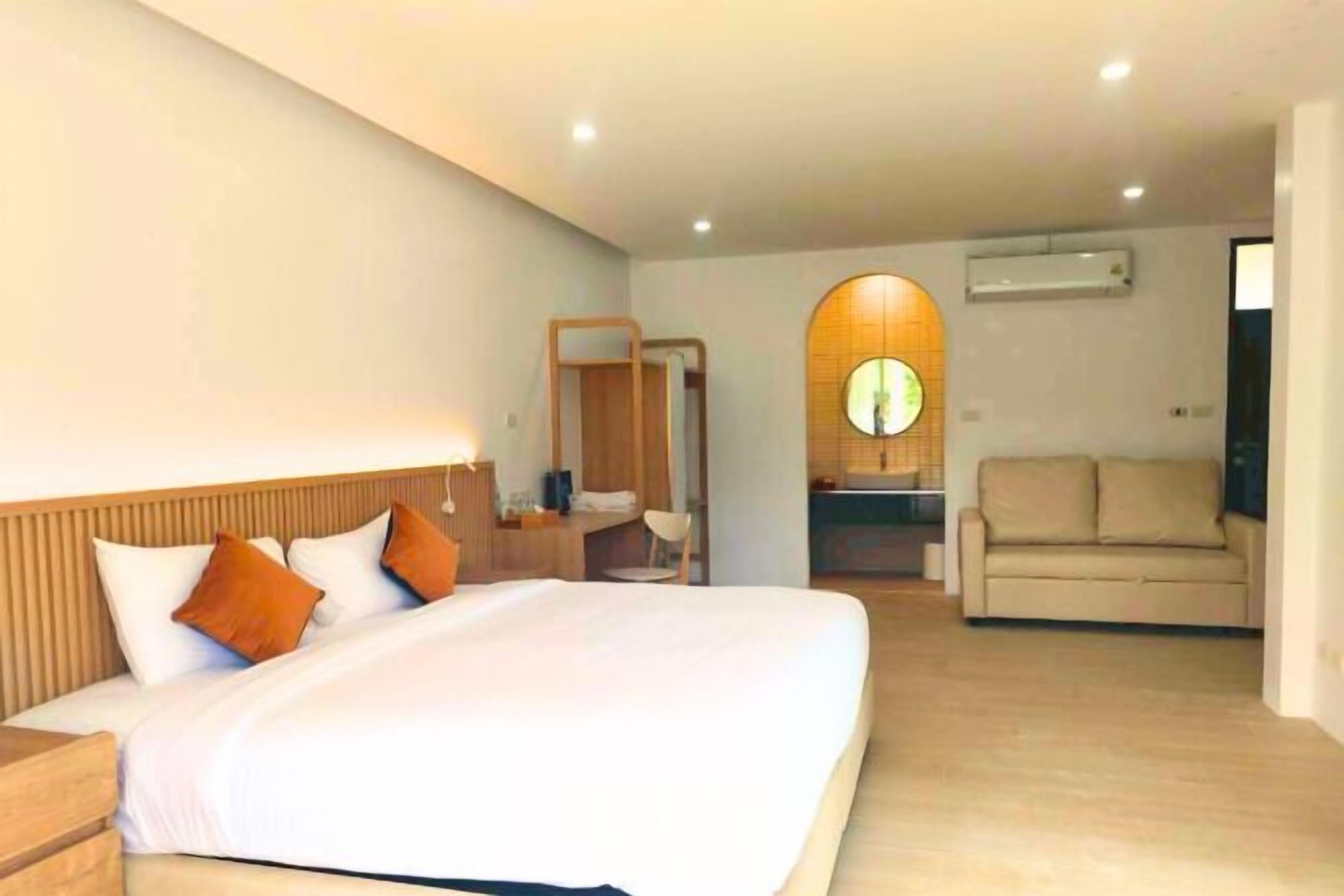 Työpöytä, kannettavalle tietokoneelle sopiva työtila, ilmainen Wi-Fi