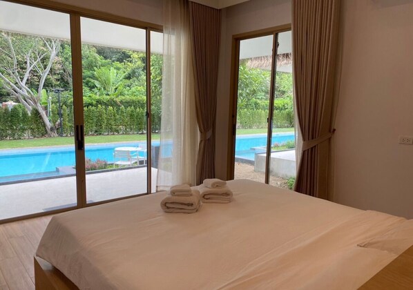 Executive Room, 1 Bedroom, Pool View