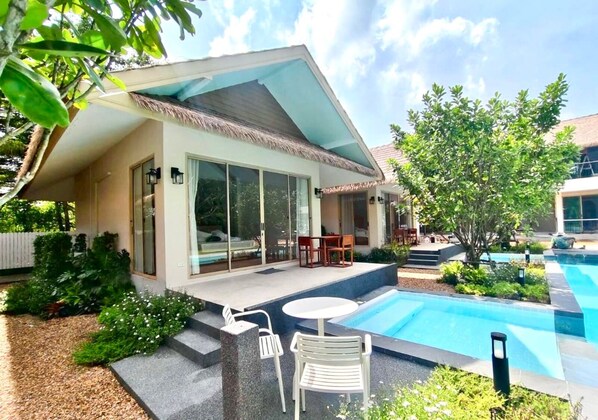 Deluxe Room, 1 Bedroom, Pool View, Ground Floor | Desk, laptop workspace, free WiFi, bed sheets - The Poom Cafe Resort Khao Yai (Pak Chong)