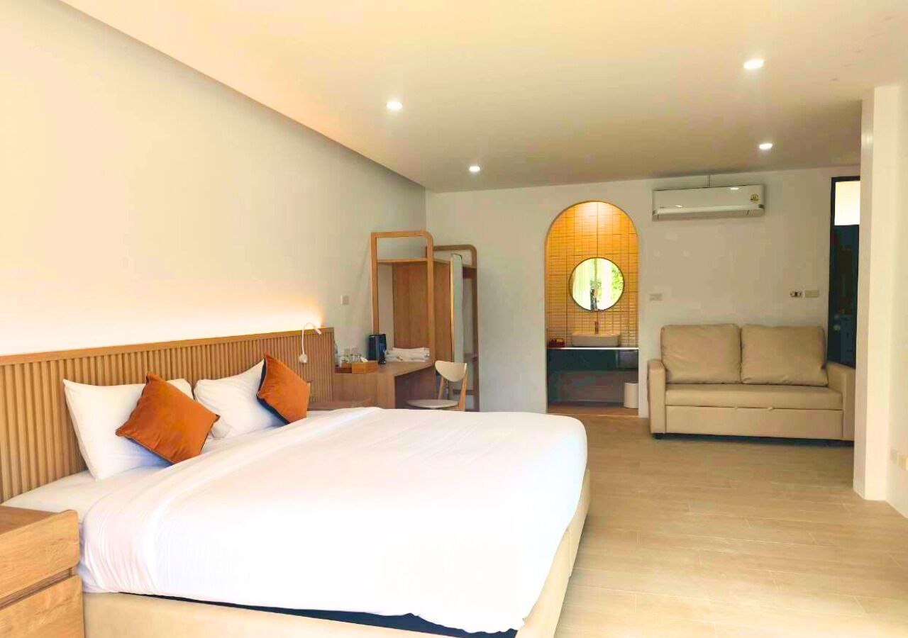 Executive-huone, 1 makuuhuone, näköala uima-altaalle | Työpöytä, kannettavalle tietokoneelle sopiva työtila, ilmainen Wi-Fi